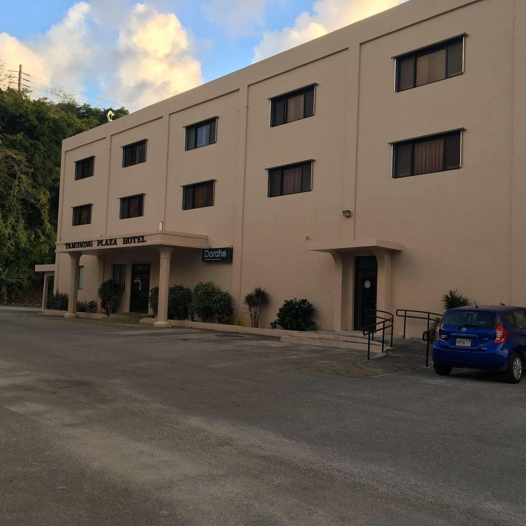 Tamuning Plaza Hotel מראה חיצוני תמונה